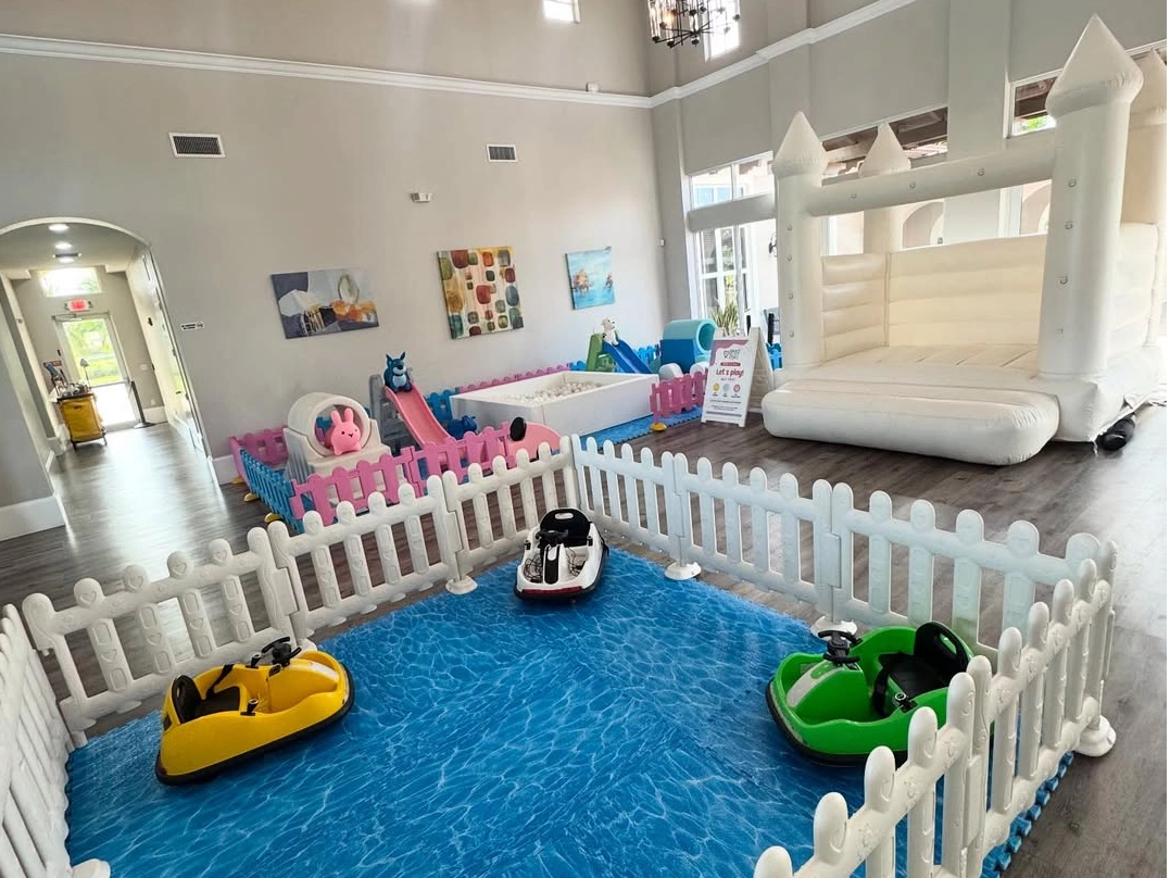 Indoor Kids Electric Car Rides And Inflatable Playground Equipment for Daycare And Events