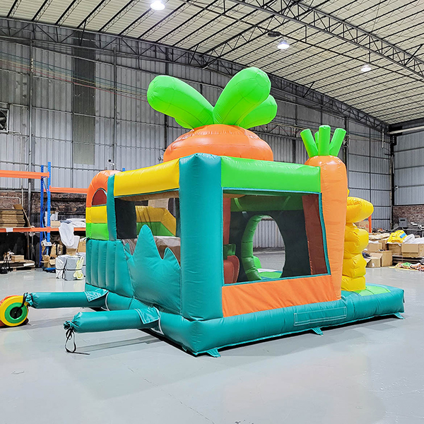 coelhinho-cenoura-casa inflável para alugar