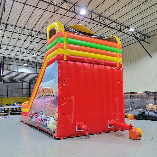 noleggio-scivoli-gonfiabili-da-corsa-per-esterni-per-feste