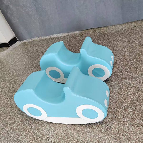 Voiture de jeu douce légère pour le centre de garderie