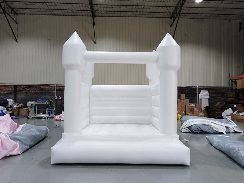 Wit-inflatable-castle-for-kids-events