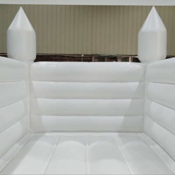 Équipement de fête du château gonflable blanc durable avec fournisseur de quatre tours