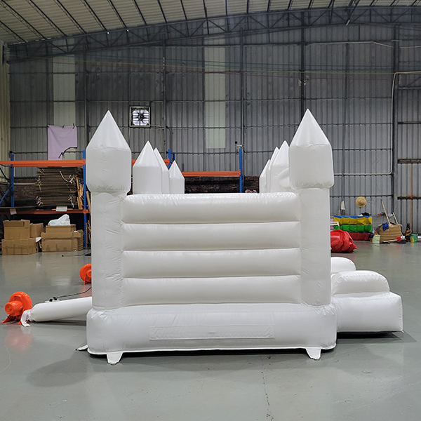 Side by Side White Bounce Houses Inflatable Castles for Ceremony Events Distributor