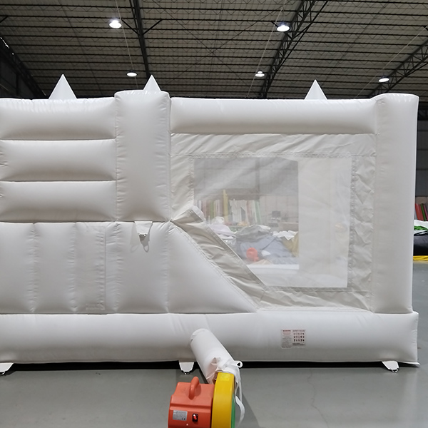 Fiesta de bodas Use casa de rebote inflable blanca con diapositiva