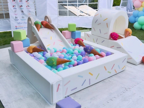 Zachte speelset met ijsthema, pastelkleurige ballenbak met glijbaan en tunnel voor peuters_1175_881.jpg