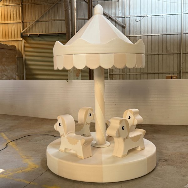 Pastel White Indoor Merry Go Round para la configuración de la sala de juegos suave