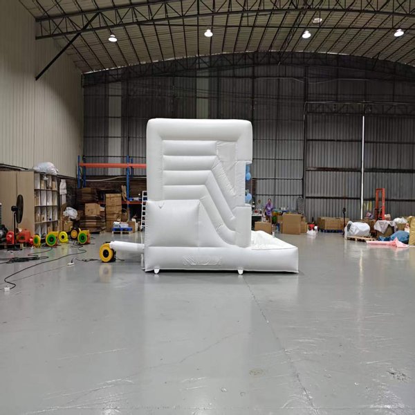 infl&aacute;vel-branco-casa-de-reboque-comercial-soft-play-indoor-center