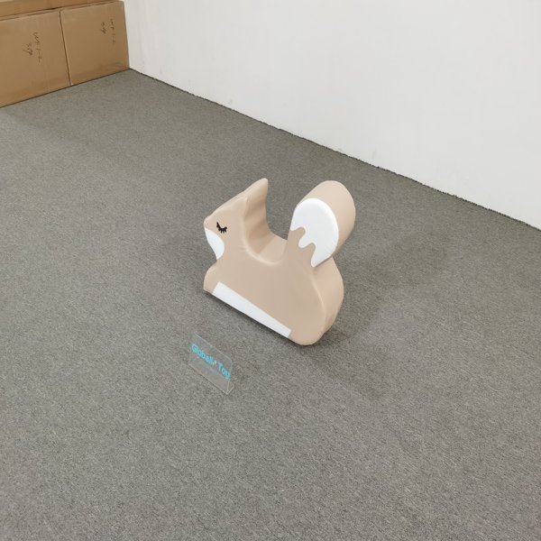 soft-play-tilki-rocker-bej-sevimli-tasarım-yumuşak-oturma-kreş-ekipmanları-toptan satış