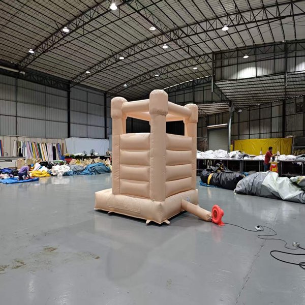 Schlauchboot-Spielhaus-nude-easy-setup-soft-play-rental-supplier