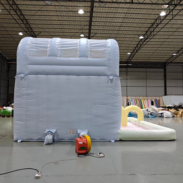 aufblasbare-rutsche-vorderansicht-pastell-thema-kinderparty-vermietung-business-supplier