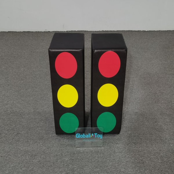 perlengkapan-peralatan-taman bermain-anak-anak-bermain-kupu-kupu-merah muda-putih-putih