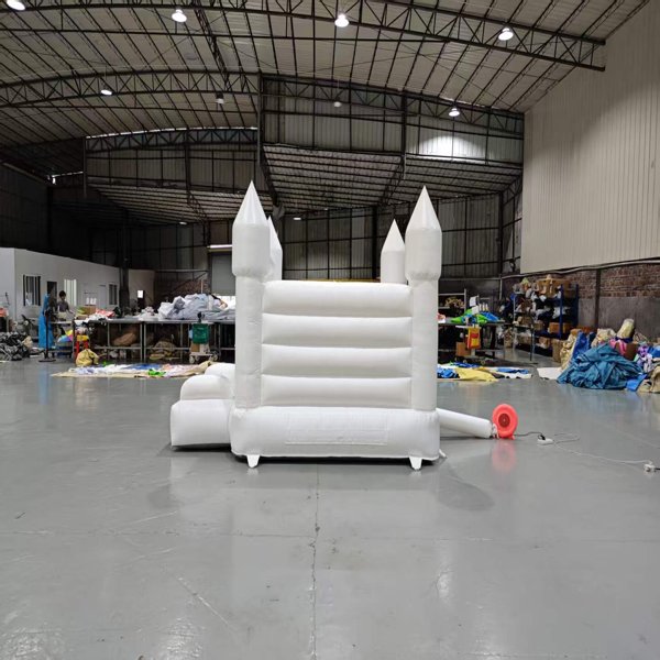 beyaz-şişme-atlama-kale-&ccedil;ocuk-parti-kiralama-ticari-kullanım