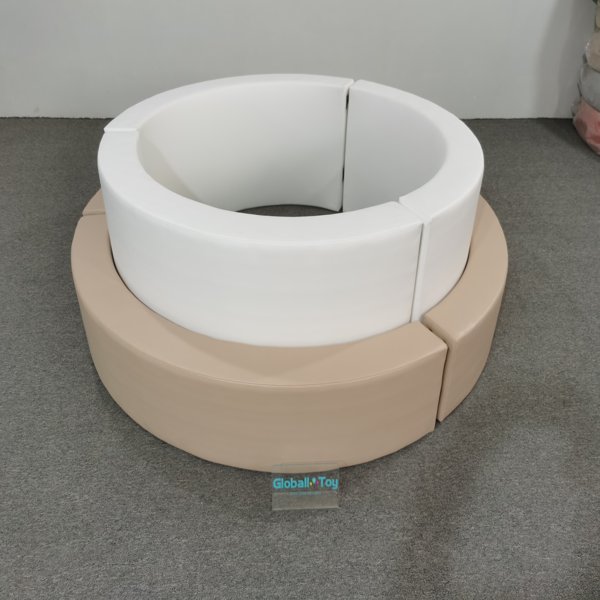 soft-play-ballenbak-beige-wit-rond-design-kinderspeelhoek