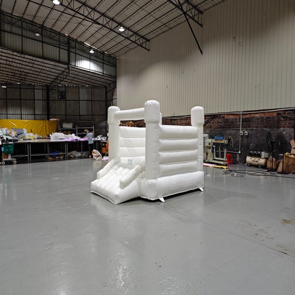 beyaz-şişme-sı&ccedil;rama-ev-yan g&ouml;r&uuml;n&uuml;m-slayt-yumuşak-oyun-kiralama-iş