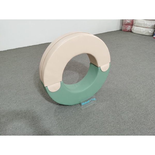 حلقة اللعب الناعمة باللون البيج والأخضر الشركة المصنعة لمعدات اللعب الناعمة لمنطقة الأطفال الصغار