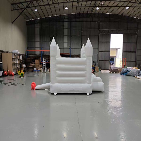 beyaz-yaşamlı-kale-minimalist-tasarım-d&uuml;ğ&uuml;n-etkinlik-kiralama