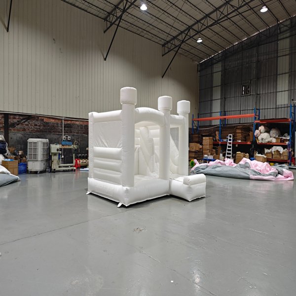 taman bermain komersial-kompak-rumah-tiup-putih-kompak