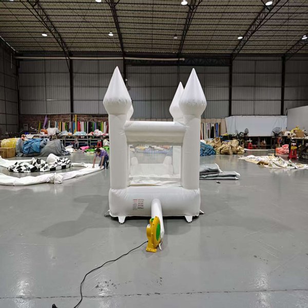 biały-zamek-zjeżdżalnia-zjeżdżalnia-combo-komercyjny-sprzęt-imprezowy dla dzieci