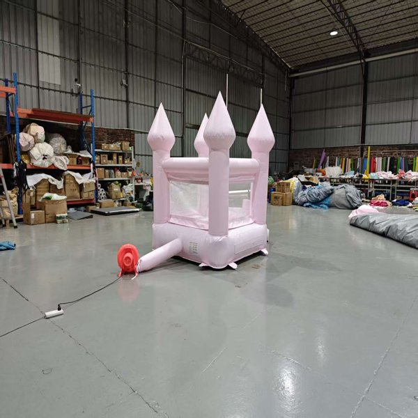 وردي-ناعم-لعب-ترتد-قلعة-آمنة-تصميم-طرف-المورد